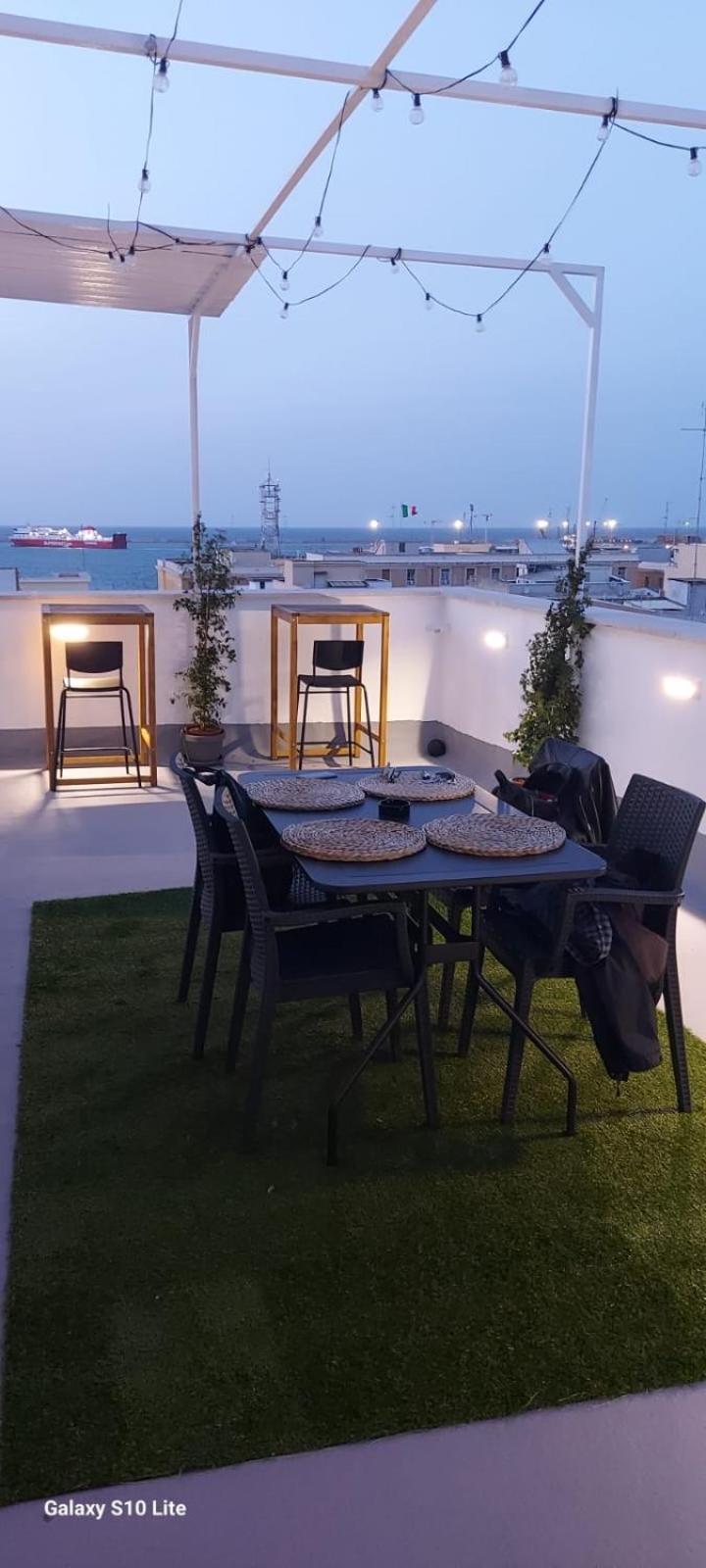 Attic8 Daire Bari Dış mekan fotoğraf