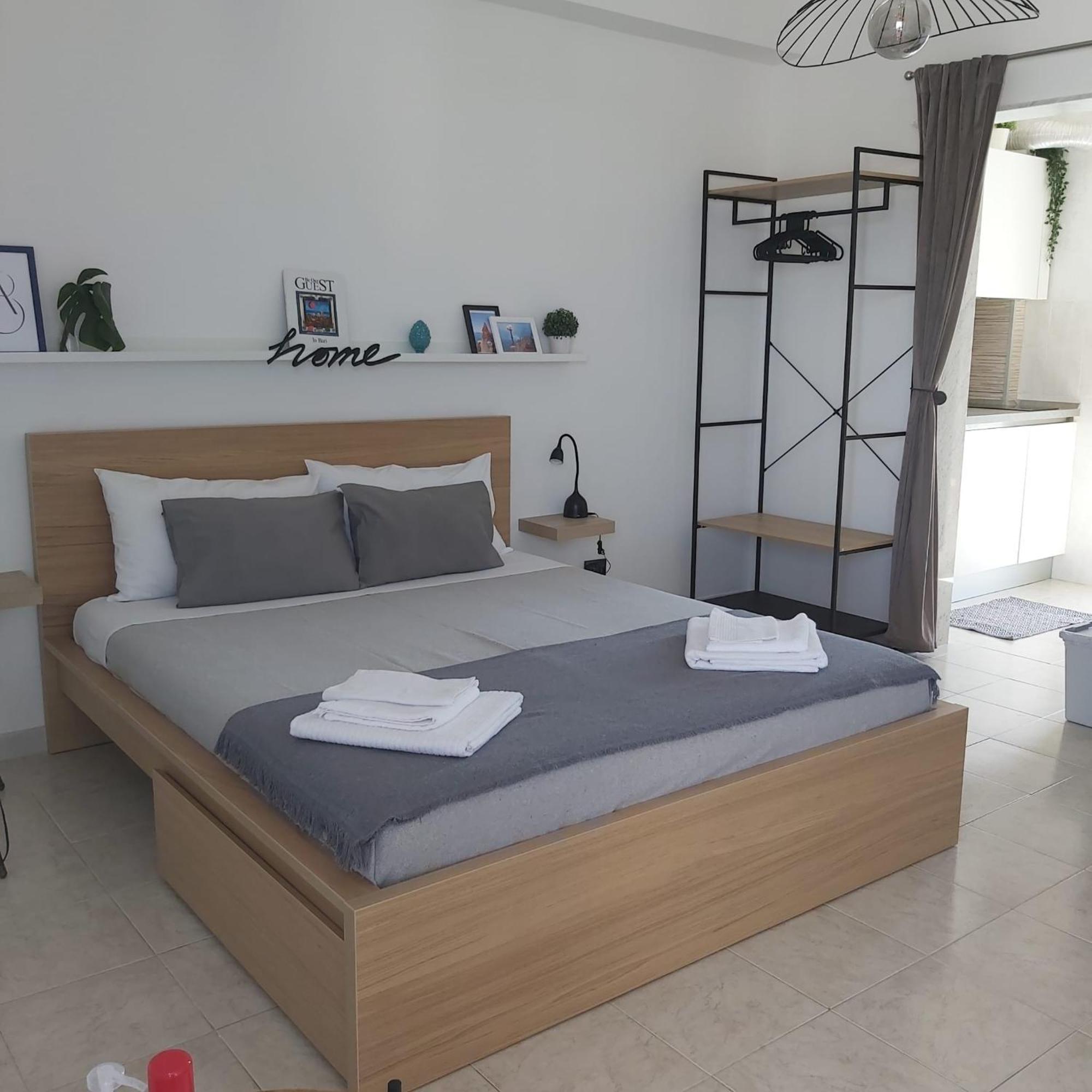 Attic8 Daire Bari Dış mekan fotoğraf